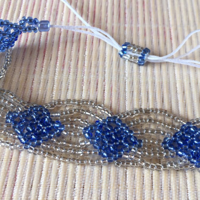 Bracelet croisillons en rocailles argenté et bleu