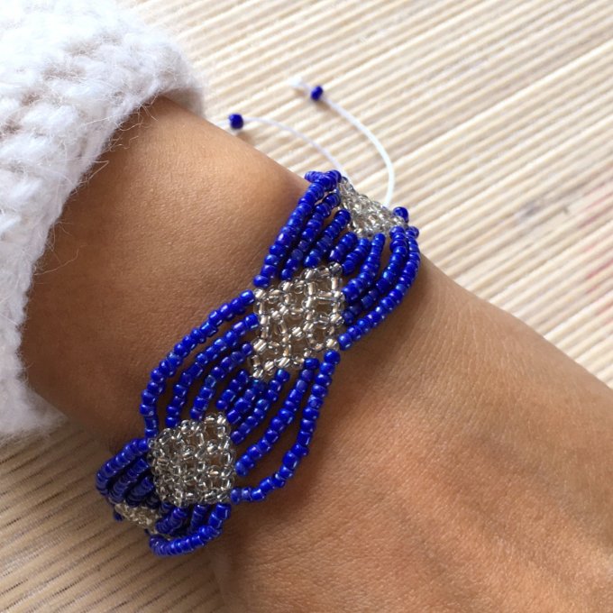 Bracelet croisillons en rocailles bleu roi et argenté