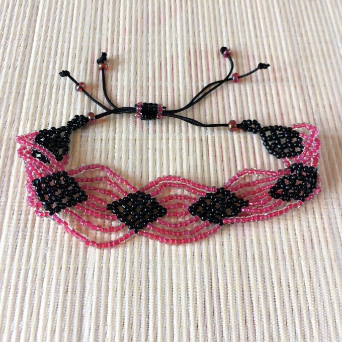 Bracelet croisillons en rocailles rouge et noir