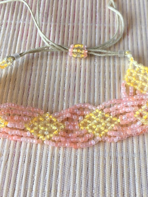 Bracelet croisillons en rocailles jaune et saumon