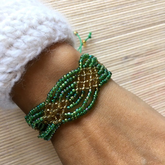 Bracelet croisillons en rocaille vert et doré