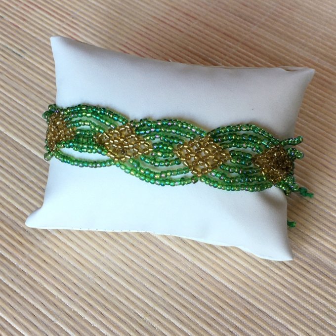 Bracelet croisillons en rocaille vert et doré