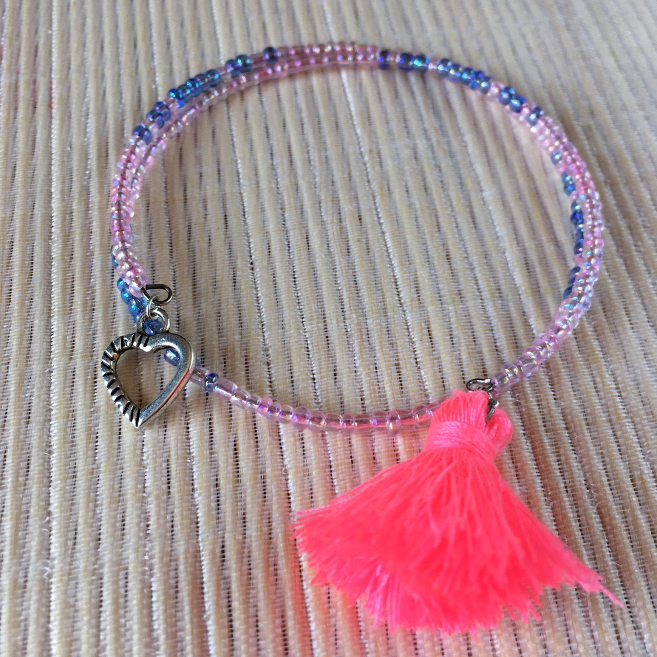 Bracelet circulaire en perles de rocailles rose et bleu, cœurs lovely