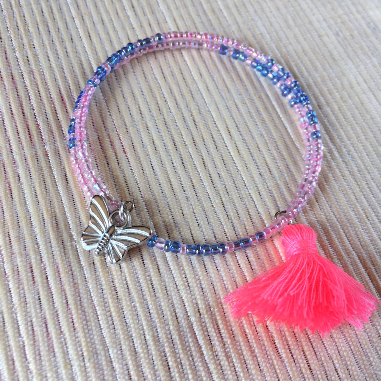 Bracelet circulaire en perles de rocaille rose et bleu, papillon & cœur