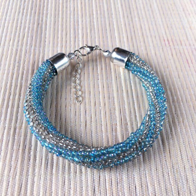 Bracelet rocailles argenté et bleu vif, torsade russe