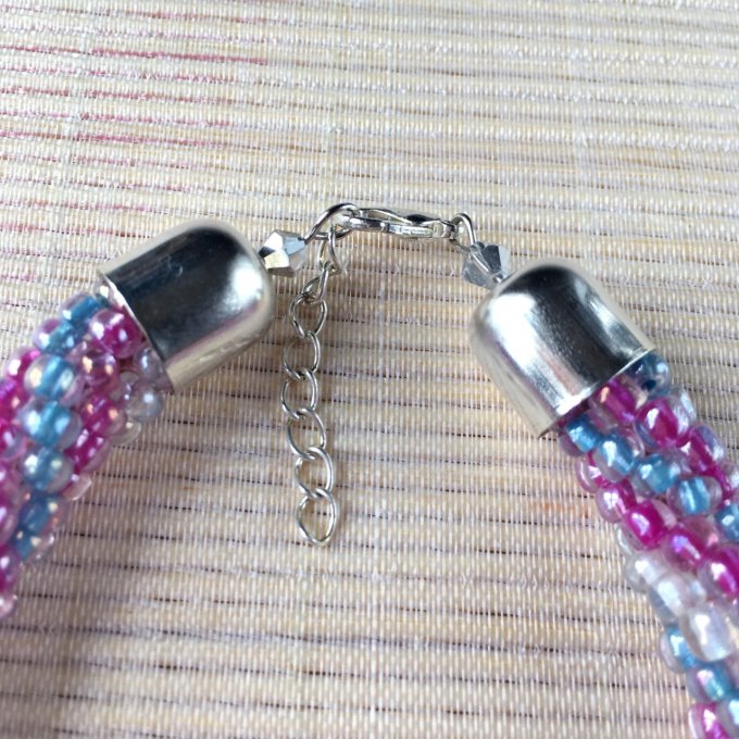 Bracelet grosses rocailles bleu, rose et blanc, torsade russe