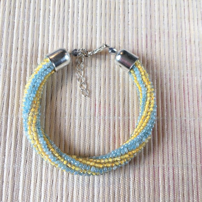 Bracelet rocailles bleu et jaune, torsade russe