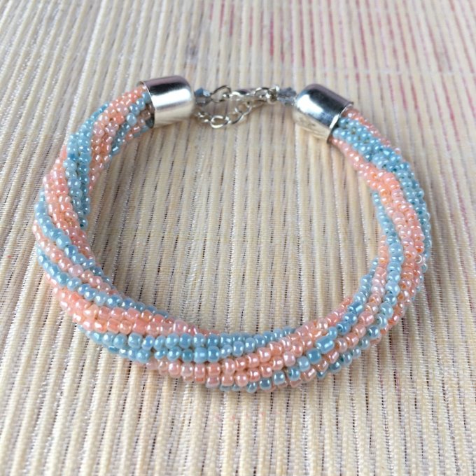 Bracelet rocailles bleu ciel et saumon, torsade russe