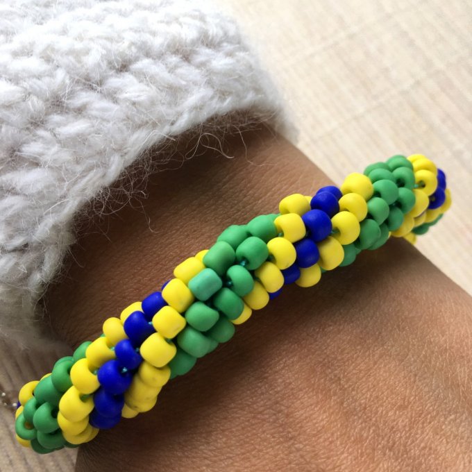 Bracelet grosses rocailles Brésil, vert, jaune et bleu, torsade russe
