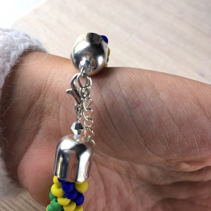 Bracelet grosses rocailles Brésil, vert, jaune et bleu, torsade russe