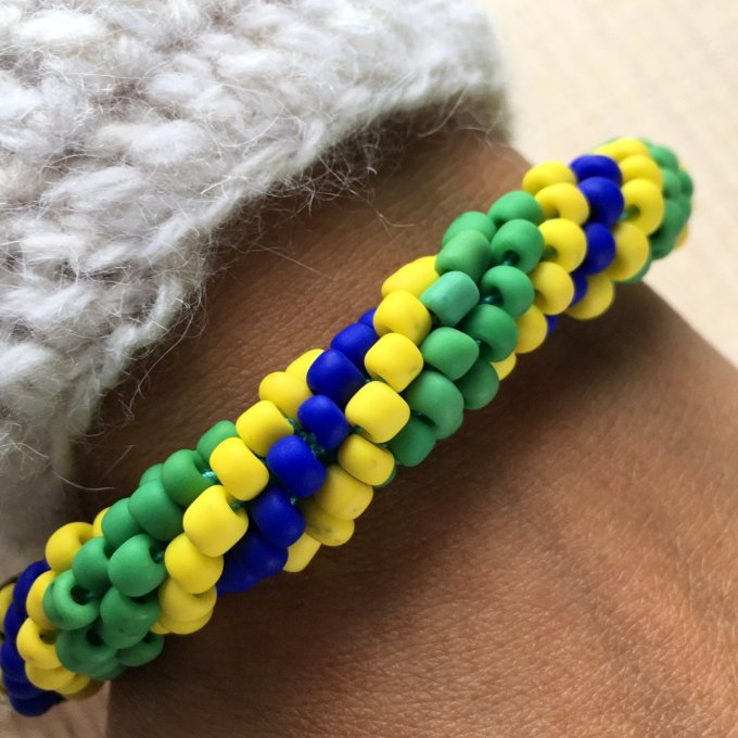 Bracelet grosses rocailles Brésil, vert, jaune et bleu, torsade russe