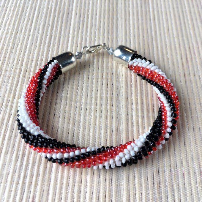 Bracelet rocailles rouge, noir, blanc, torsade russe