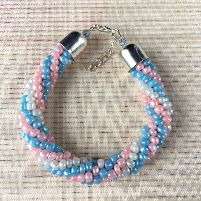 Bracelet grosses rocailles bleu, corail et blanc, torsade russe