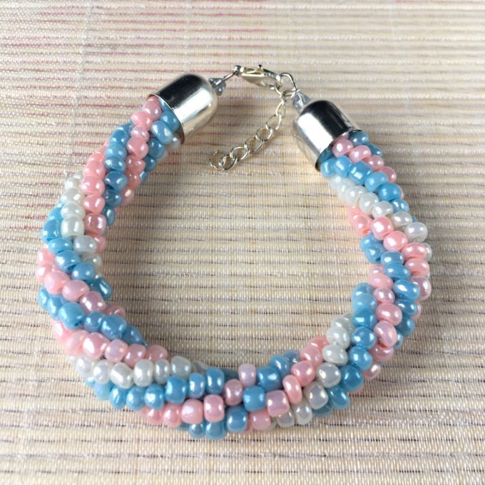 Bracelet grosses rocailles bleu, corail et blanc, torsade russe