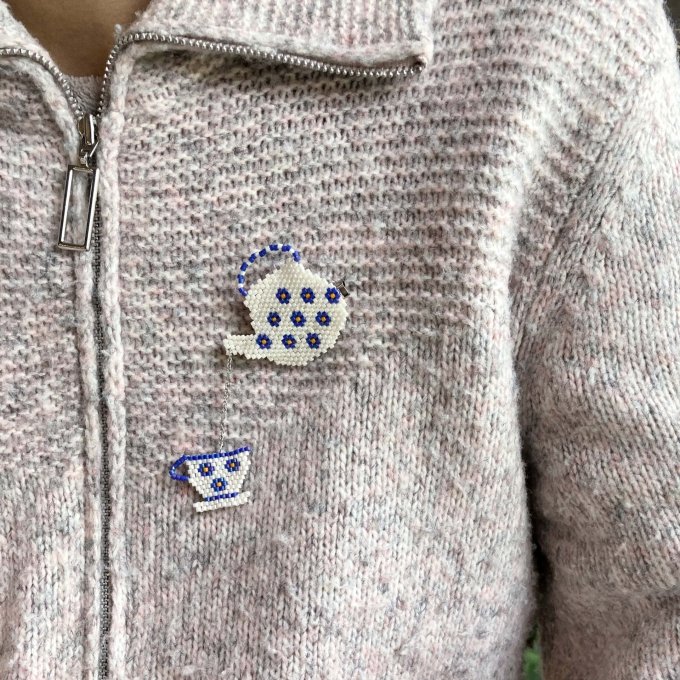 Broche théière anglaise en perles Miyuki - Théière et tasse fleuries