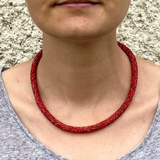 Collier Bracelet en perles de rocailles camaïeu de rouges 