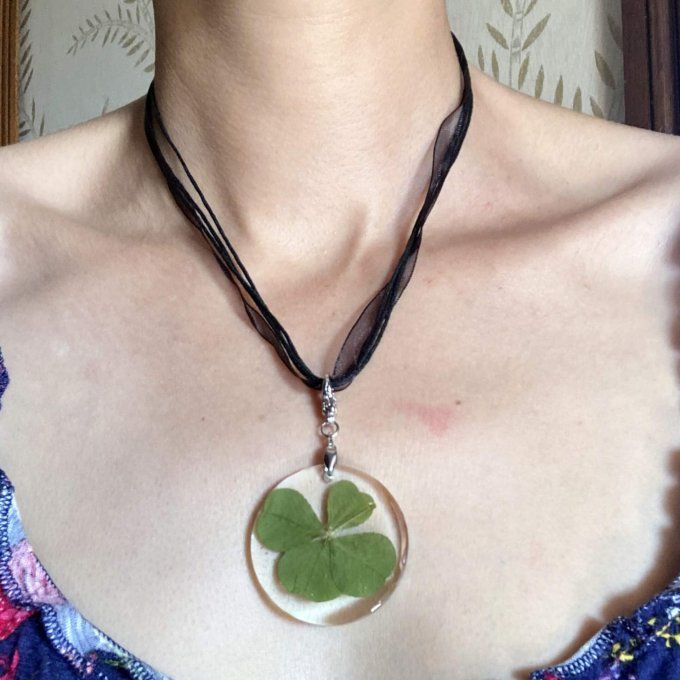Collier trèfle à 4 feuilles, pendentif rond