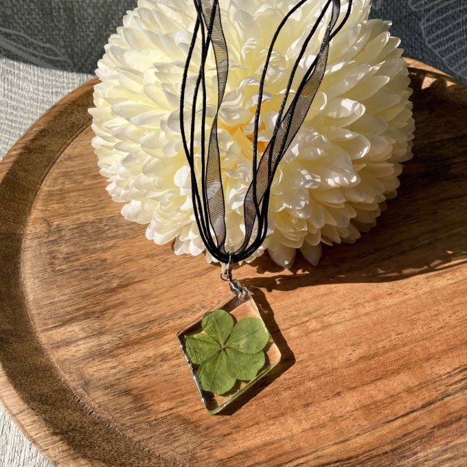 Collier trèfle à 5 feuilles, pendentif losange