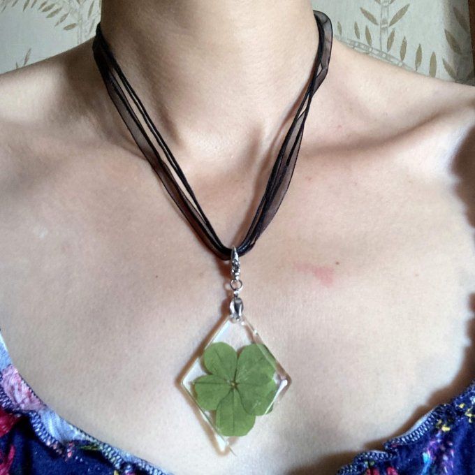 Collier trèfle à 5 feuilles, pendentif losange