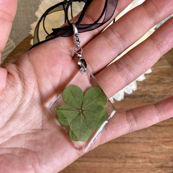 Collier trèfle à 5 feuilles, pendentif losange
