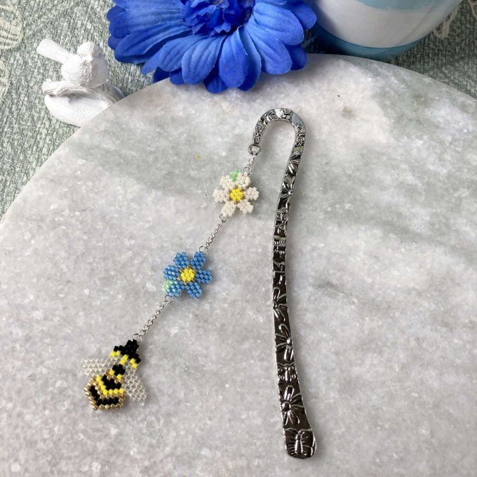 Marque-pages Abeille et Petites Fleurs en perles Miyuki
