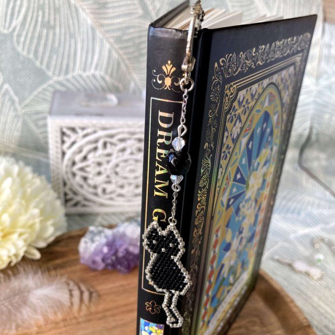 Marque-pages chat noir en perles Miyuki 