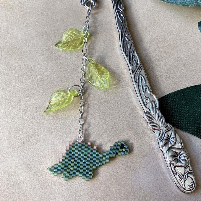 Marque-page dinosaure en perles Miyuki – Petit diplodocus