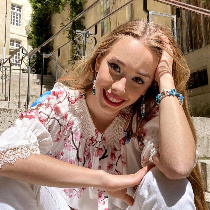 Bracelet Jonc en Apatite bleue, perles, coquillages, breloques lotus & éléphant 