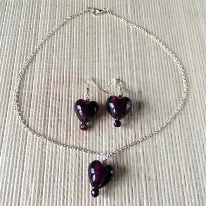 Parure, collier & boucles d'oreilles cœur verre, prune