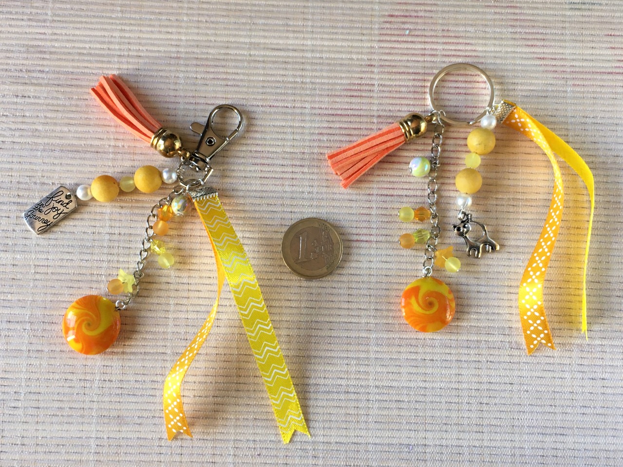 Porte-clefs / bijou de sac, jaune & orange