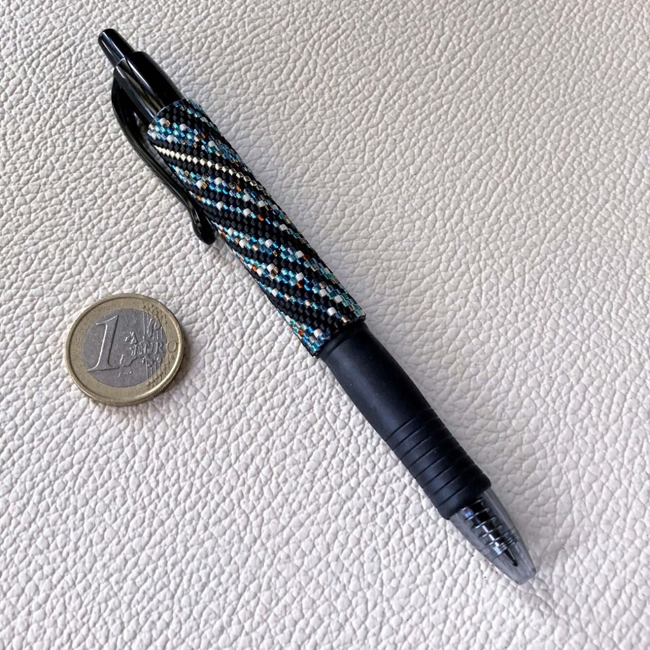 Stylo Père Noël Pilot G2 Bleu avec Perles Miyuki Delicas