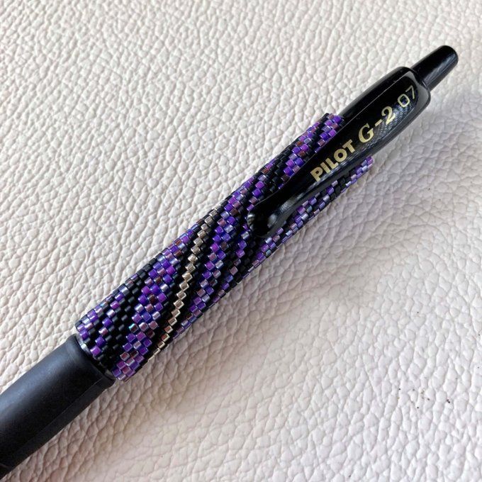 Stylo rechargeable violet décoré en perles Miyuki 
