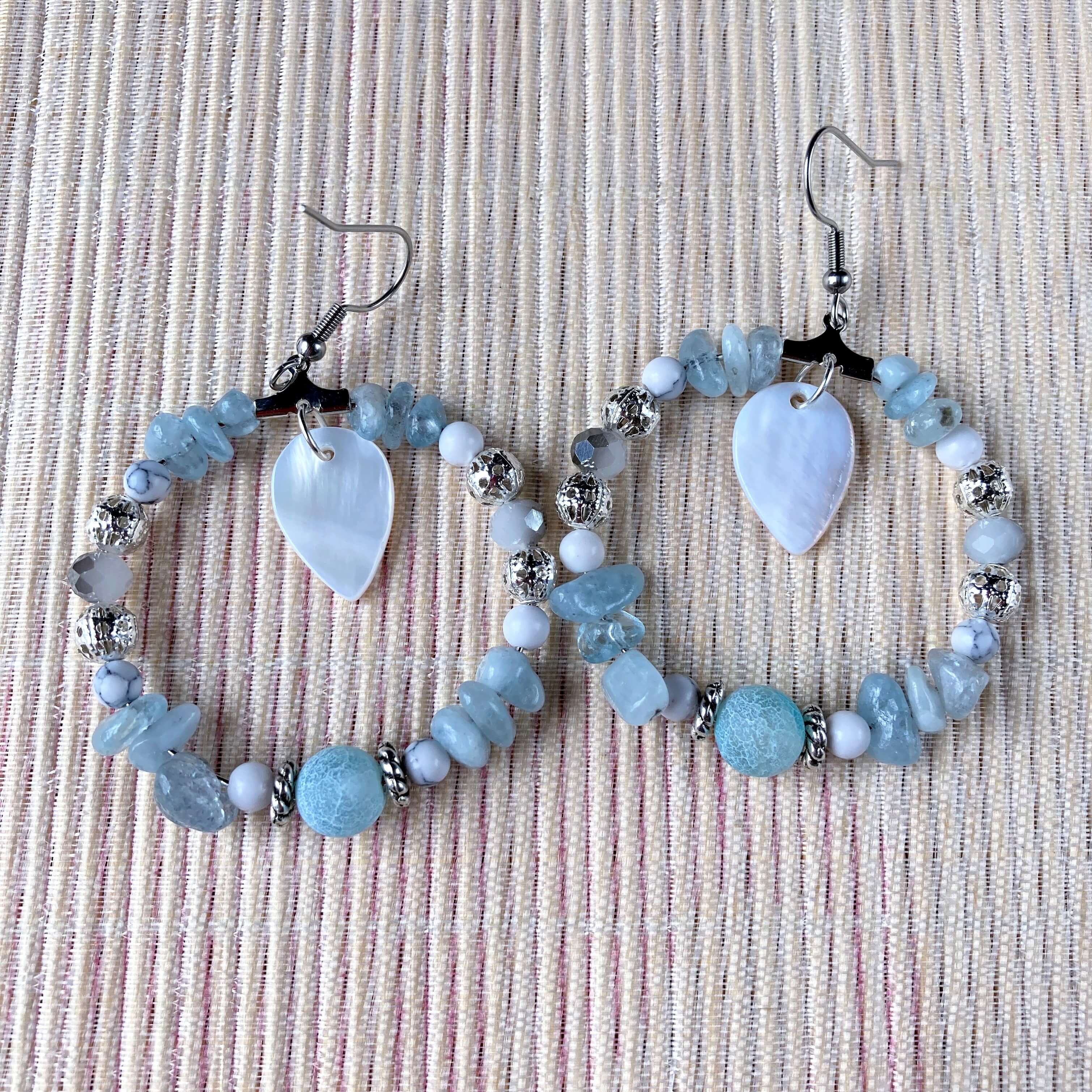 Bijoux en aigue marine, boucles d'oreilles créoles en aigue marine, boucles d'oreilles bleues, bijou artisanal Bijoux en aigue marine, boucles d'oreilles créoles en aigue marine, boucles d'oreilles bleues, bijou artisanal