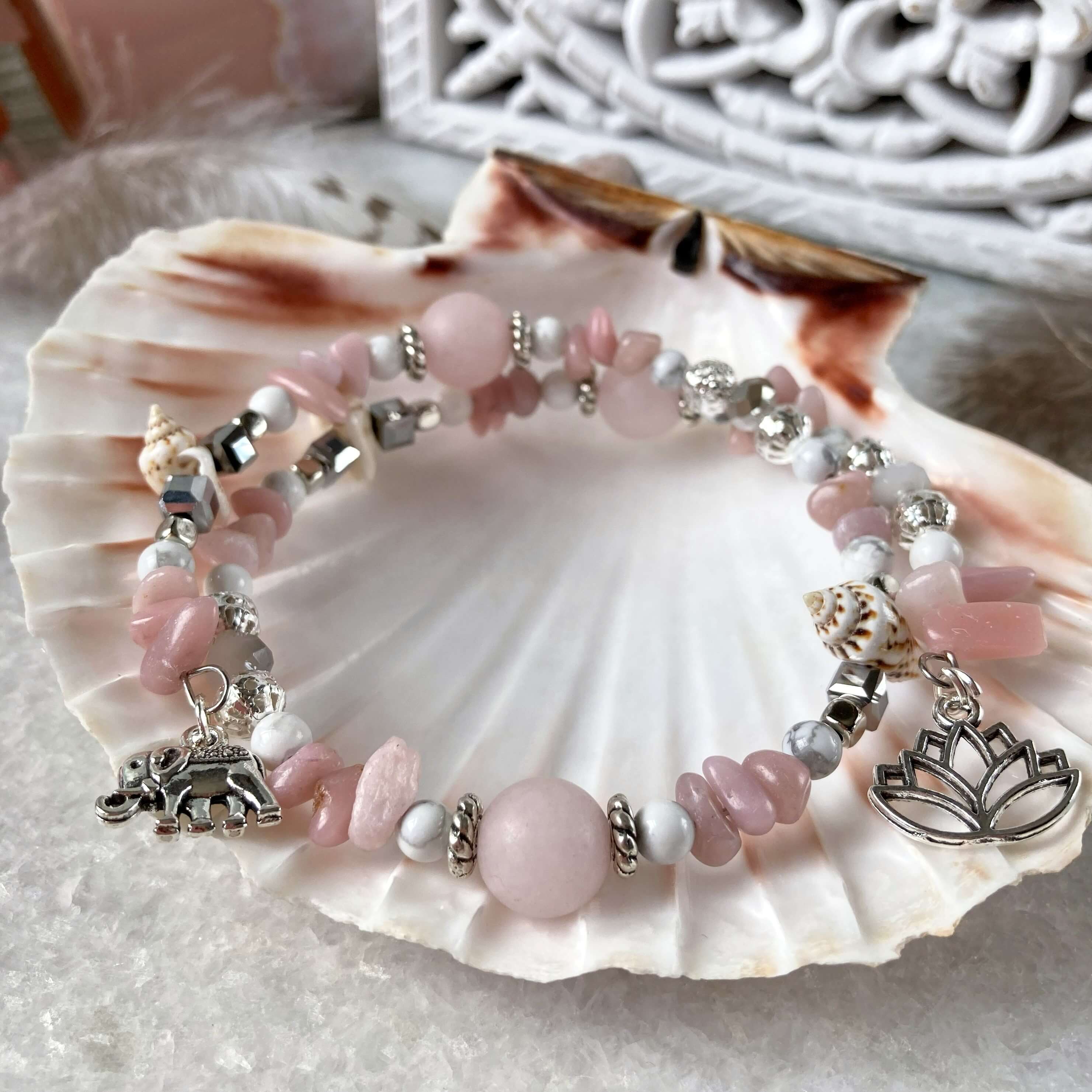 Bracelet en pierre naturelle d'opale rose, création artisanale